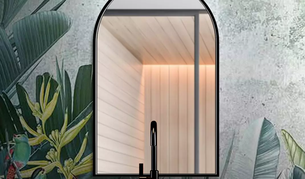 The mirror should be hung roughly at a height of 150-160 cm from the floor