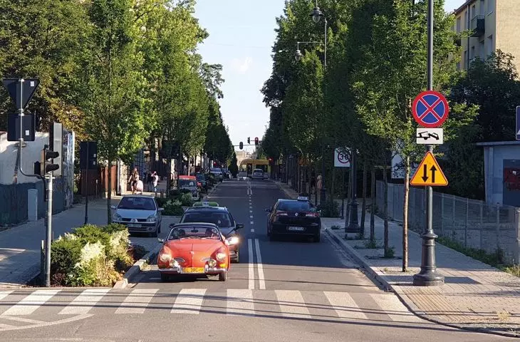 zieleń na każdym kroku i zrównoważony transport to kluczowe elementy współczesnego miasta