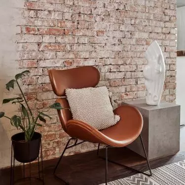 A horse head figurine is the perfect addition to such an interior