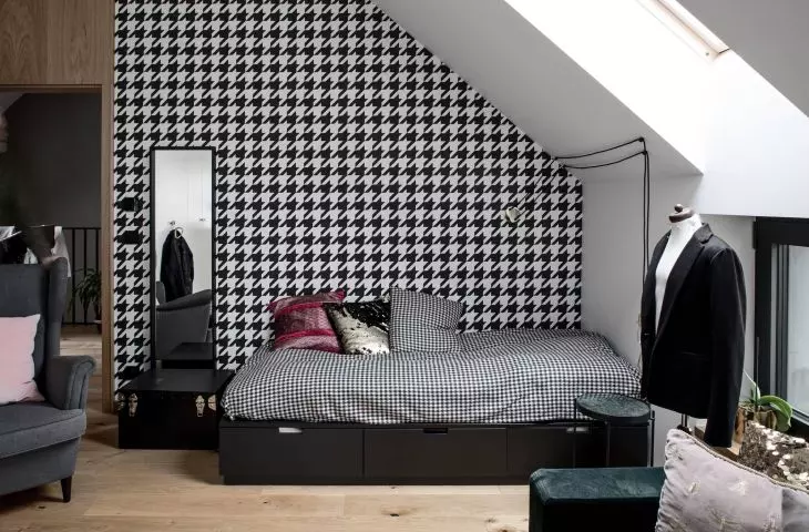 The wall has been decorated with pepito wallpaper