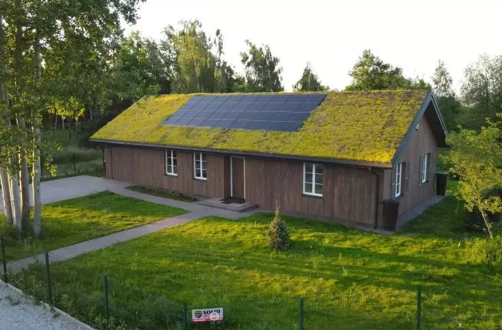 The building is also equipped with photovoltaics, heat pump, recuperation and rainwater management system