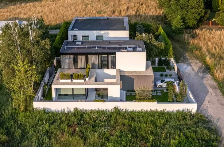 The project had to be integrated into a difficult, undersized plot of land