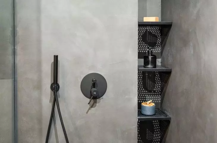 Metal mesh shelves add an industrial touch