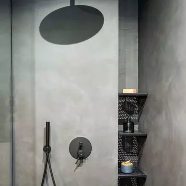 Metal mesh shelves add an industrial touch