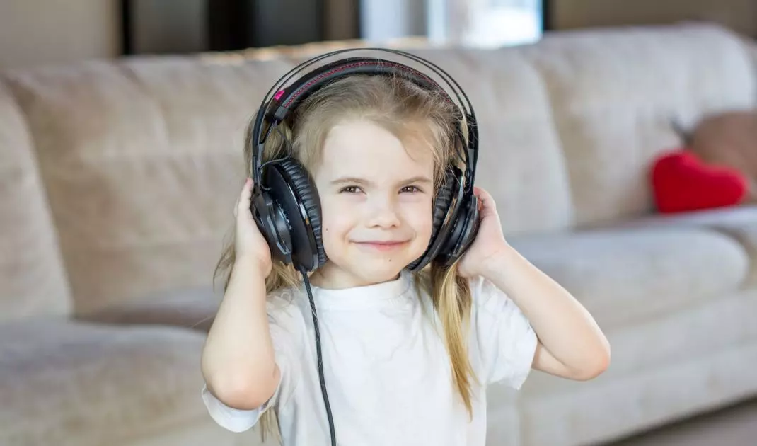 A quiet home is one in which you don't have to shout at outside noises, but also can talk freely in individual rooms.   