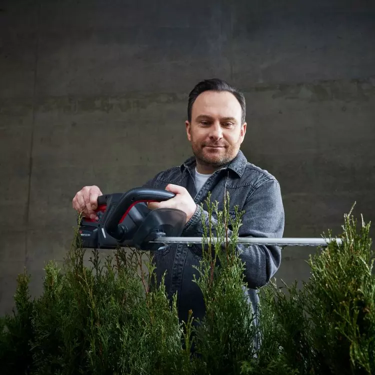 September is the perfect time to trim the hedge