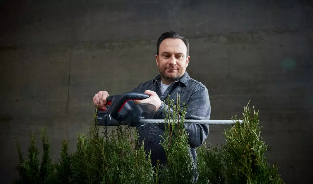 September is the perfect time to trim the hedge