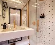 Butikowy hotel w Paryżu projektu Tremend już otwarty, a w nim prace polskich artystów!