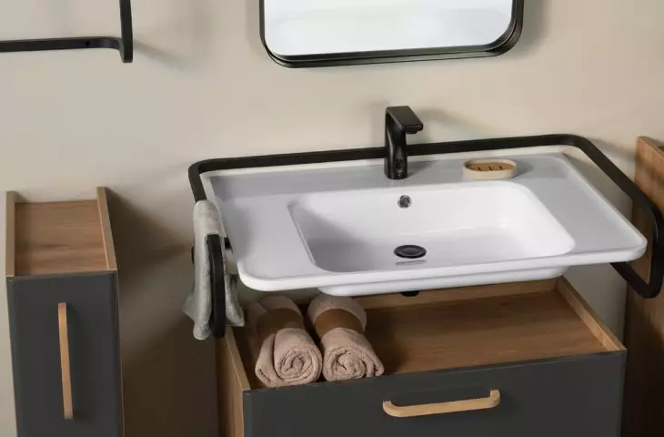 z kolekcji mebli łazienkowych COMFY