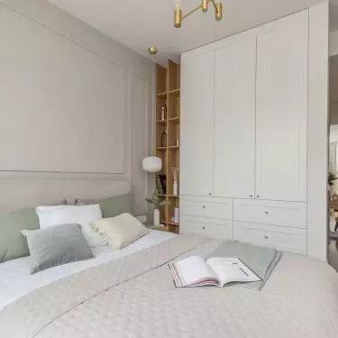 In the bedroom there was room for a dressing table 