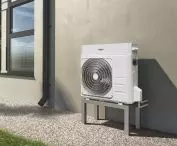 The Vitocal 100-A monoblock heat pump is a unit designed for installation outside the building. On the room side, only the domestic water tank, the heating water buffer and the hydraulic equipment remain.