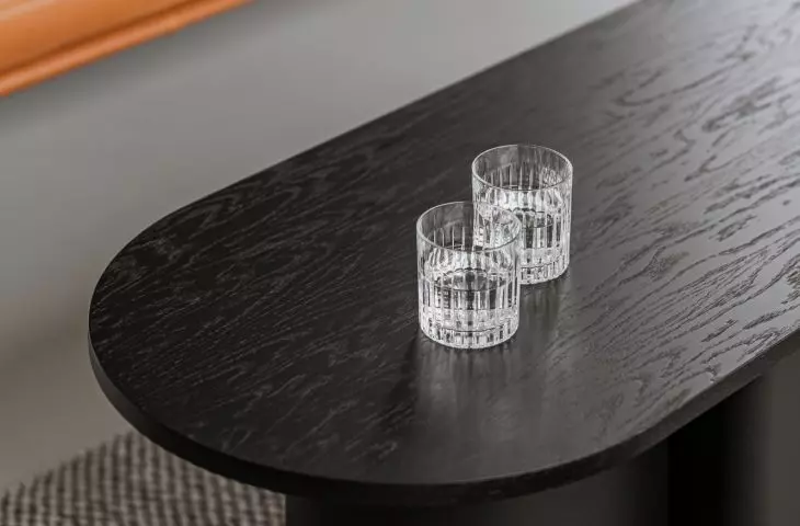 Coffee table detail