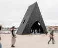 instalacja „Kwaeε” pracowni Adjaye Associates, proj.: Sir David Adjaye