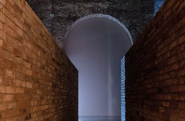 Pawilonu Uzbekistanu — „Unbuild Together: Archaism vs. Modernity”, kuratorzy: Studio Ko, Karl Fournier & Olivier Marty, Jean-Baptiste Carisé, Sophia Bengebara