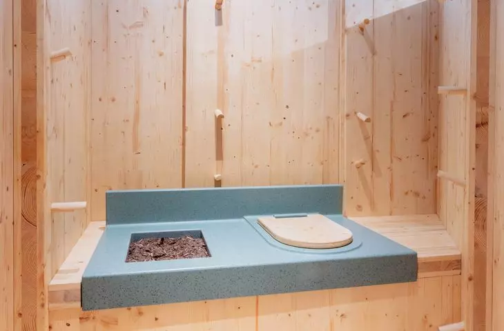 Pawilon Fiński — „Huussi, Imagining the Future History of Sanitation”, kuratorka: Arja Renell, The Dry Collective