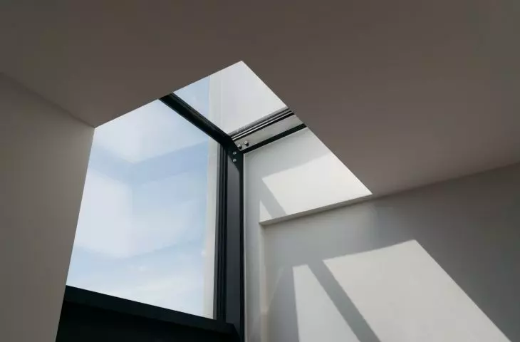 ribbon windows going to the roof