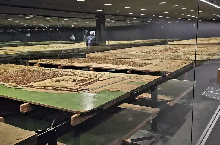 dla miłośnika miast prezent prosto z niebios: całe piętro urbanistyki w skali 1:600