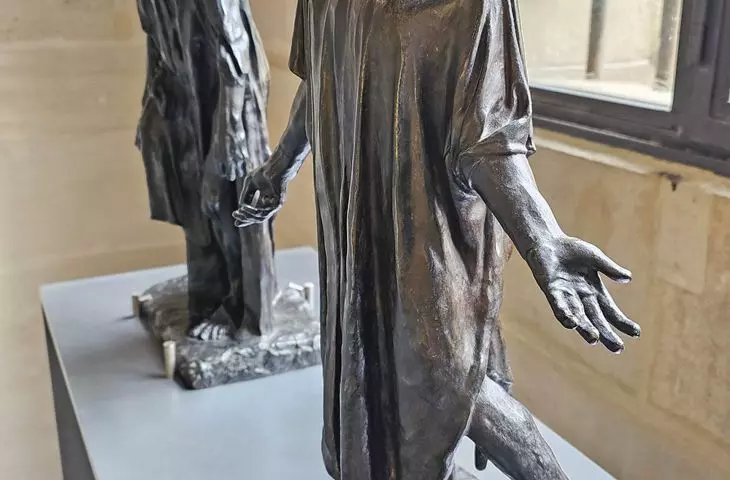 kolekcja rzeźby w Lille jest najlepszą, jaką w życiu widziałem; autorem tych trzech wyrażających emocje postaci jest gigant rzeźbiarstwa Auguste Rodin