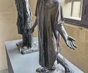 kolekcja rzeźby w Lille jest najlepszą, jaką w życiu widziałem; autorem tych trzech wyrażających emocje postaci jest gigant rzeźbiarstwa Auguste Rodin