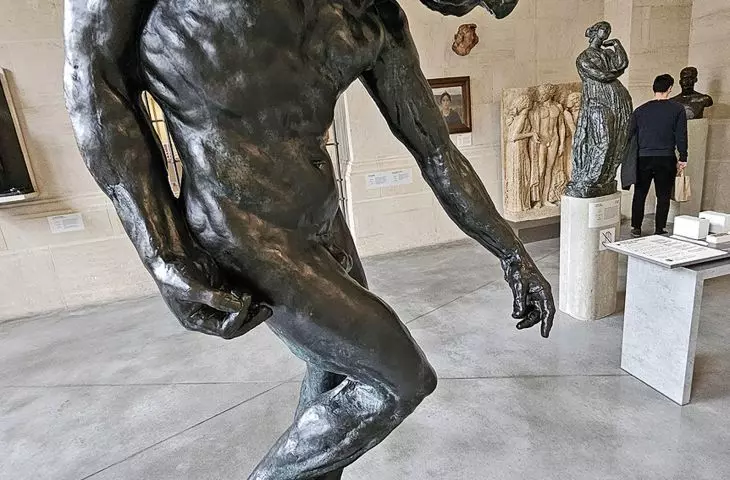 kolekcja rzeźby w Lille jest najlepszą, jaką w życiu widziałem; autorem tych trzech wyrażających emocje postaci jest gigant rzeźbiarstwa Auguste Rodin