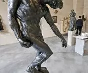 kolekcja rzeźby w Lille jest najlepszą, jaką w życiu widziałem; autorem tych trzech wyrażających emocje postaci jest gigant rzeźbiarstwa Auguste Rodin