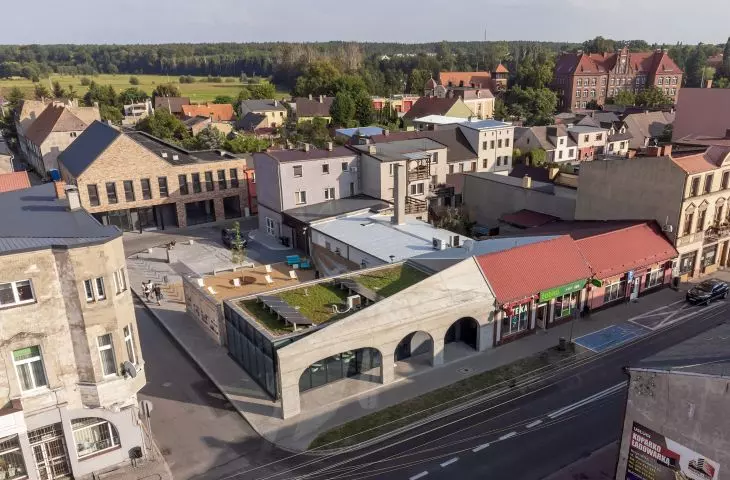 Skwer Usług Kultury – „Przystanek Edukacja”, Wieleń, autorzy: Neostudio Architekci, architekci: Bartosz Dawid Jarosz, Paweł Świerkowski, Tomasz Sołtysiak