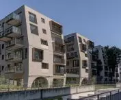 Budynek mieszkalny wielorodzinny z funkcją usługową na parterze, Poznań  proj.: INSOMIA