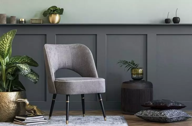 Wainscoting is back in our homes again