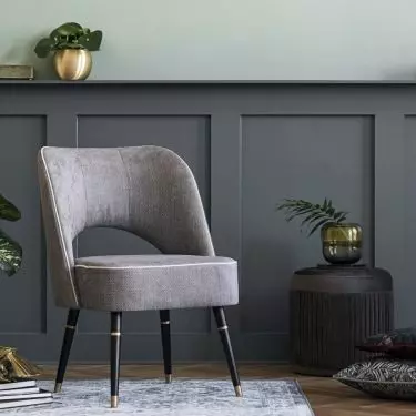 Wainscoting is back in our homes again