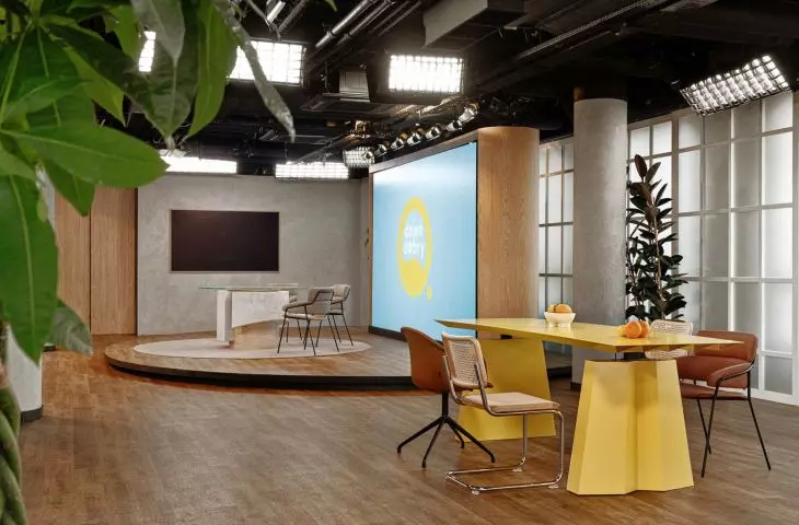 yellow table with electronic memory of settings, the height of which can be adjusted to current needs