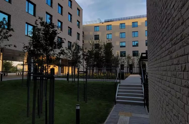 dom studencki „Meteor” w kampusie Morasko, Poznań, proj. Dedeco