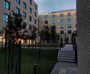dom studencki „Meteor” w kampusie Morasko, Poznań, proj. Dedeco