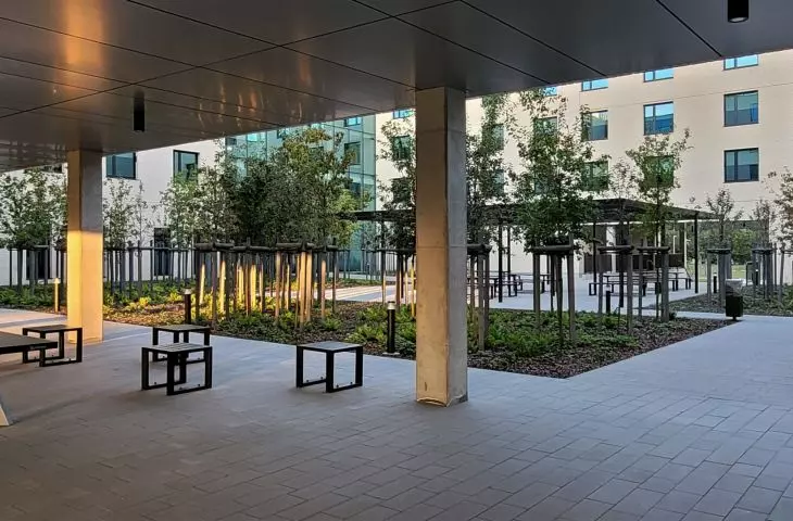 dom studencki „Meteor” w kampusie Morasko, Poznań, proj. Dedeco