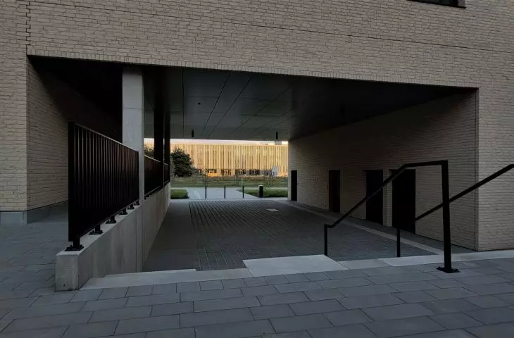dom studencki „Meteor” w kampusie Morasko, Poznań, proj. Dedeco