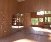 Wnętrze domku, sala gimnastyczna
