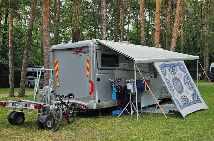 każdy rozbudowuje swoje ruchome gospodarstwo domowe, stosując autorskie rozwiązania
