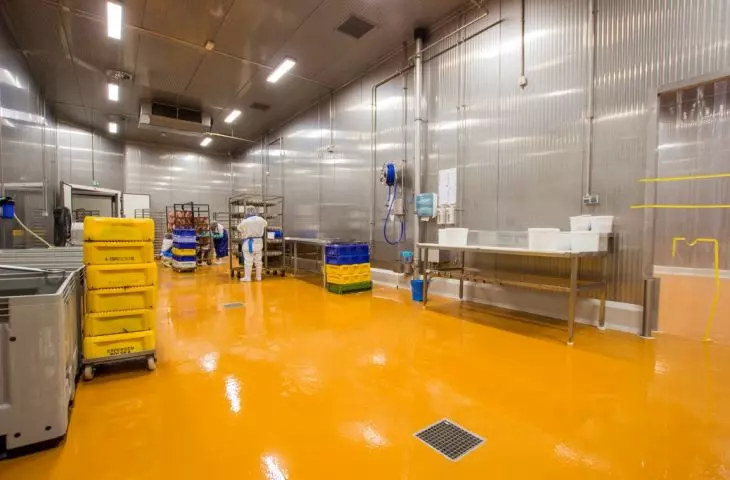 posadzki Flowfresh w przetwórni ryb Seamor w Szczecinie