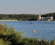 jezioro Maltańskie, Poznań, widok na trybuny, wieżę sędziowską prz mecie toru