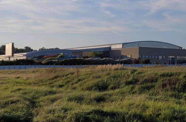 termy Maltańskie, widok ogólny od wschodu z terenu pod inwestycję Malta View
