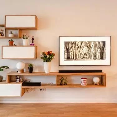 Choosing modular furniture, you can adjust the number of elements and the way they are arranged to the dimensions of your interior