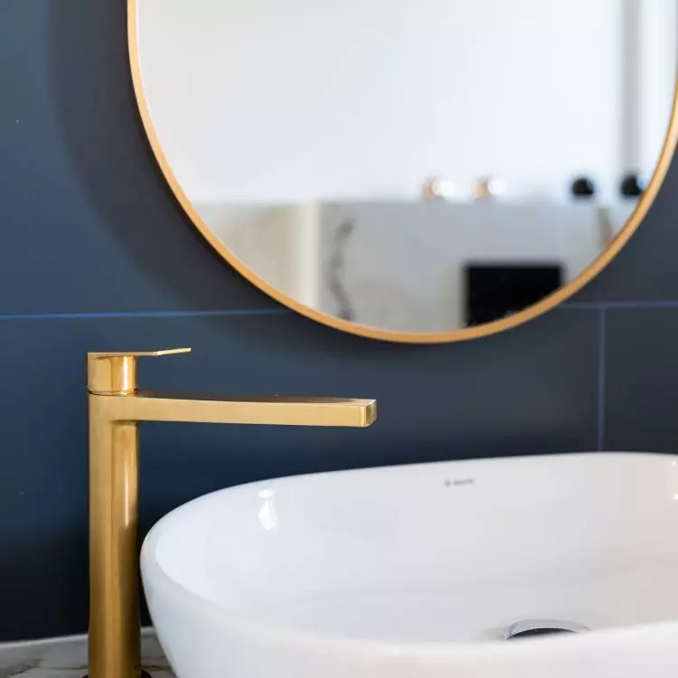 White ceramics were juxtaposed with gold accessories
