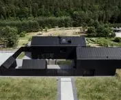 The facility that was built here took a minimalist form and consists of two separate, two-story buildings