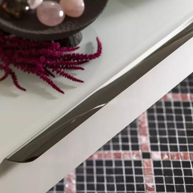 The washbasin also serves as a dressing table