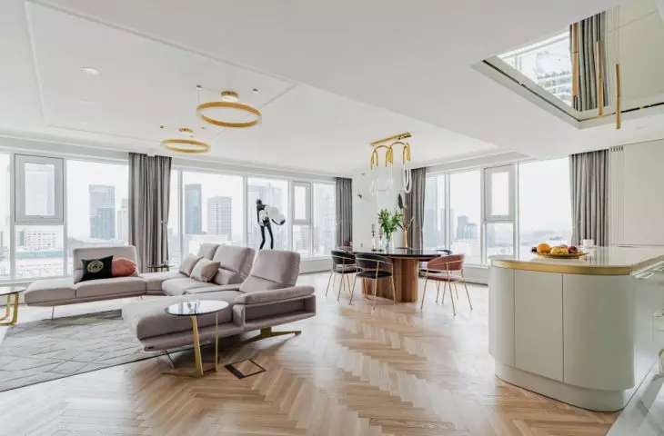 You can start working with an architect even six months before taking delivery of your apartment