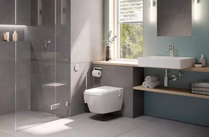 A low toilet rack will make it easier for you to arrange your wall with a window