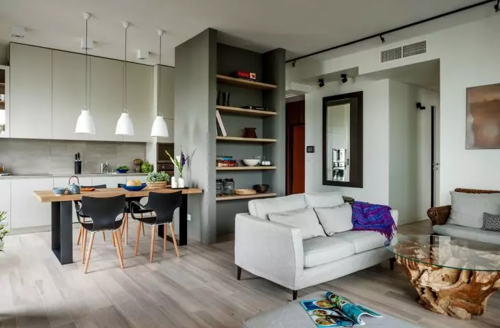The apartment has an area of 80 m2