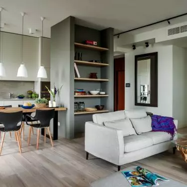 The apartment has an area of 80 m2