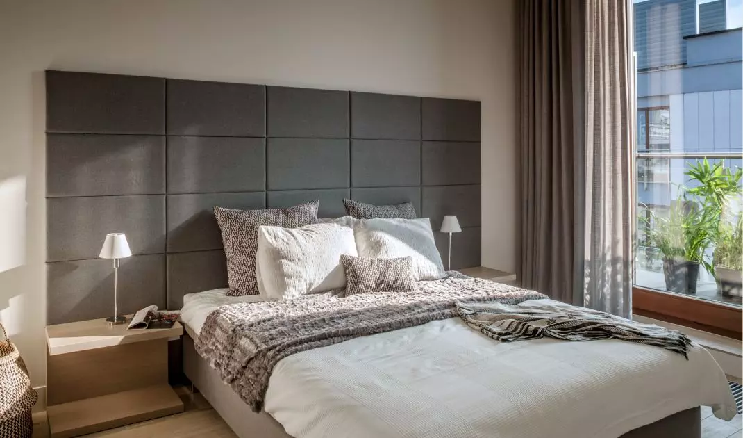 Apartment combines home, office and business meeting place