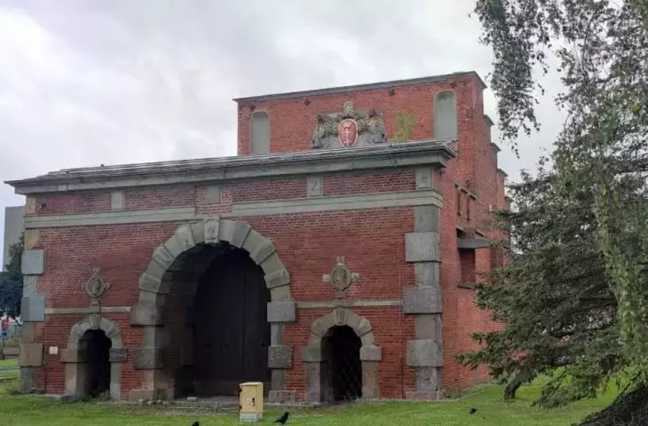 Long Gardens closes with the historic Zulawy Gate