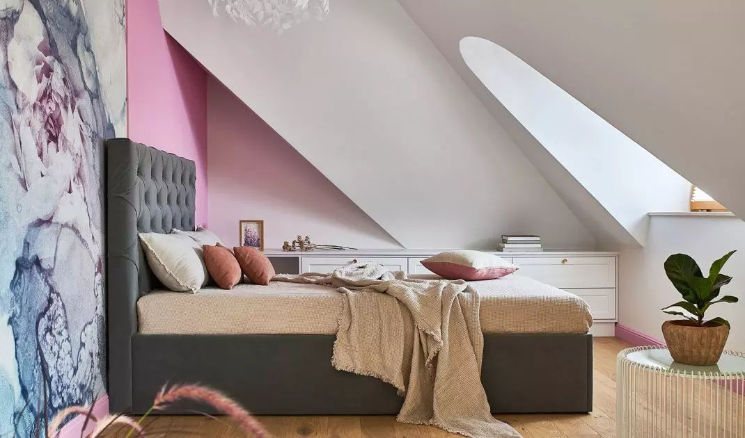 Each girl has her own room 
